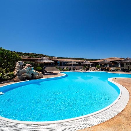 סאן תאודורו Hotel Costa Caddu מראה חיצוני תמונה