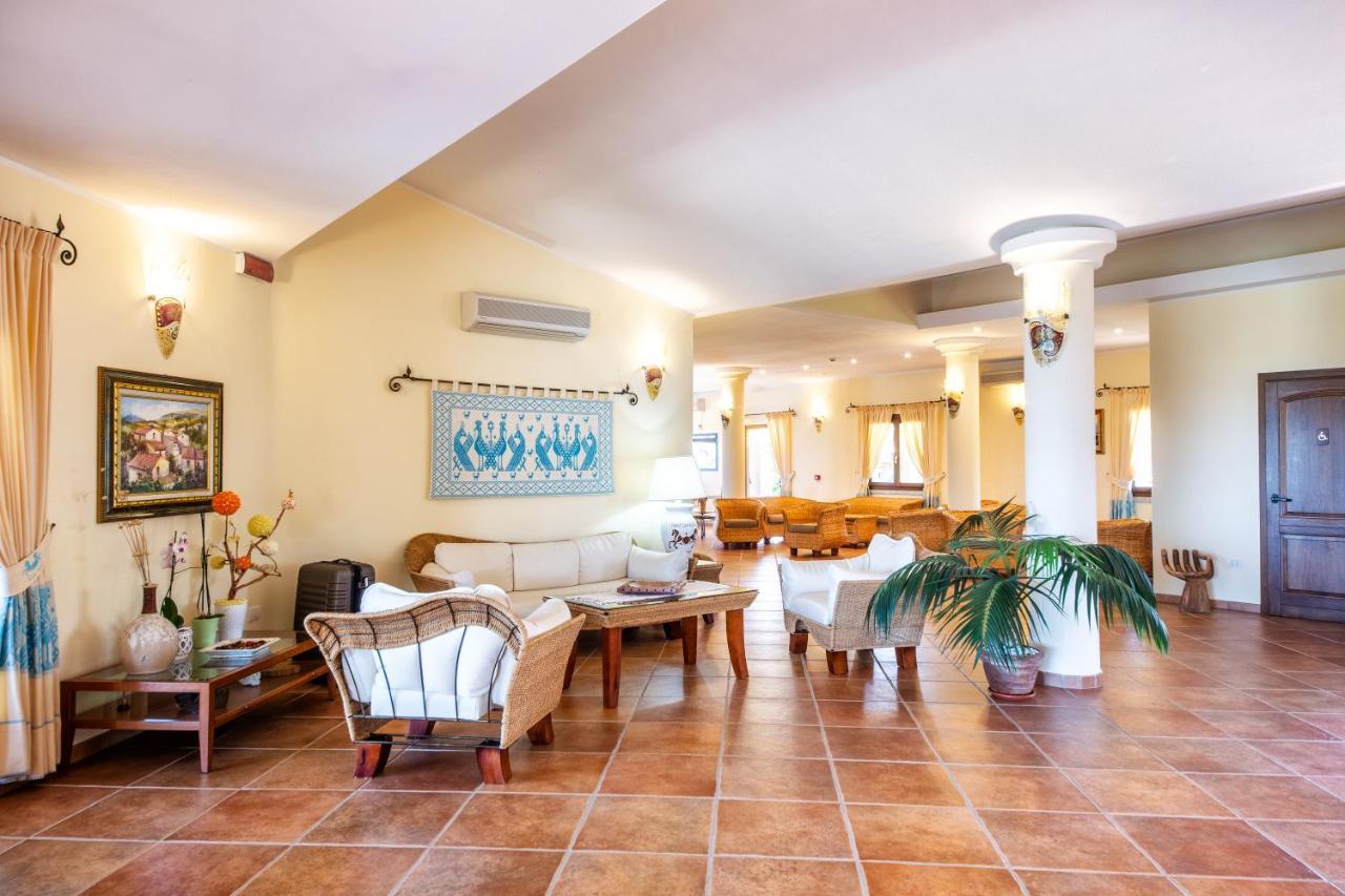 סאן תאודורו Hotel Costa Caddu מראה חיצוני תמונה