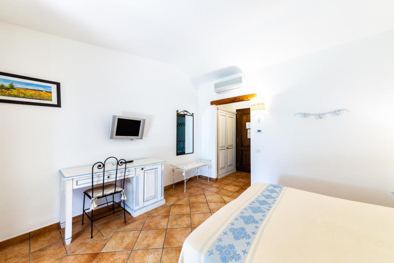 סאן תאודורו Hotel Costa Caddu מראה חיצוני תמונה