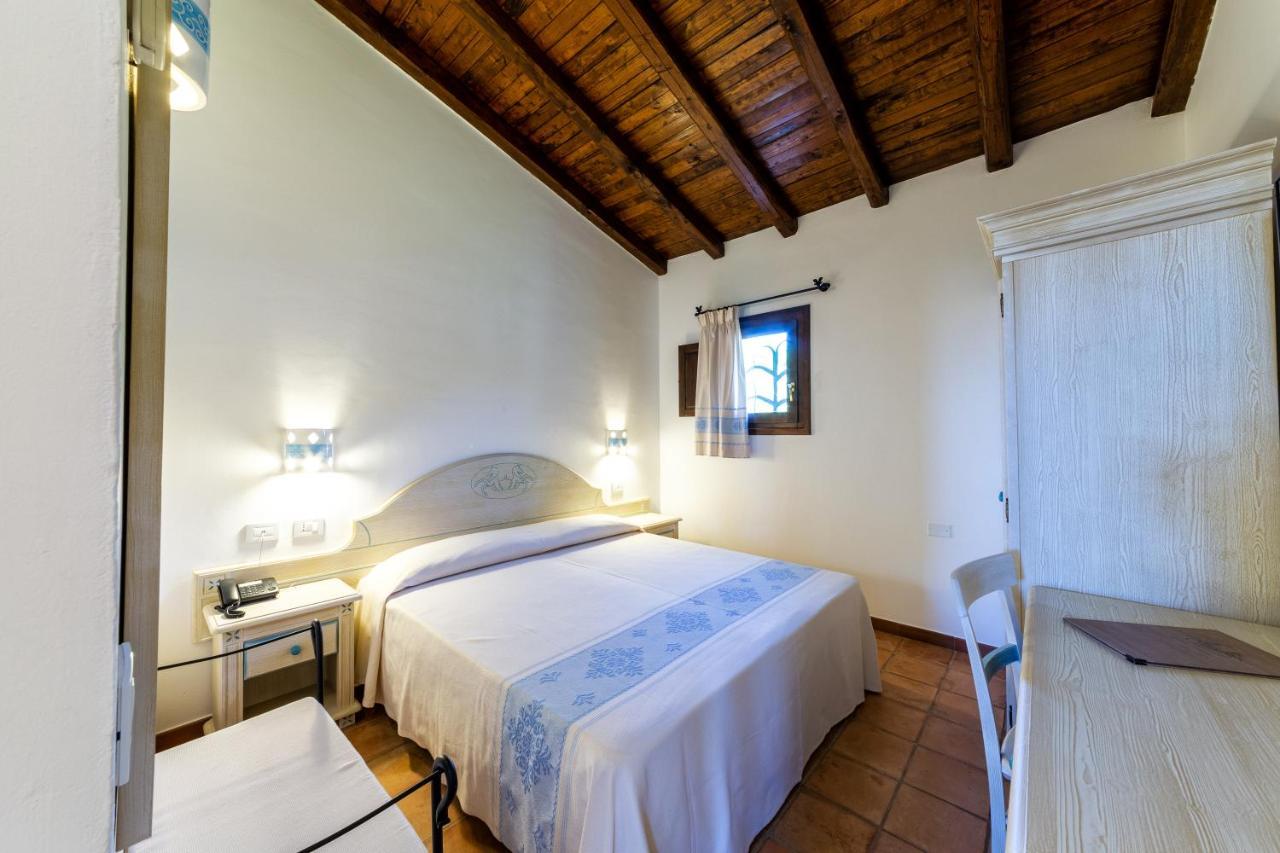 סאן תאודורו Hotel Costa Caddu מראה חיצוני תמונה
