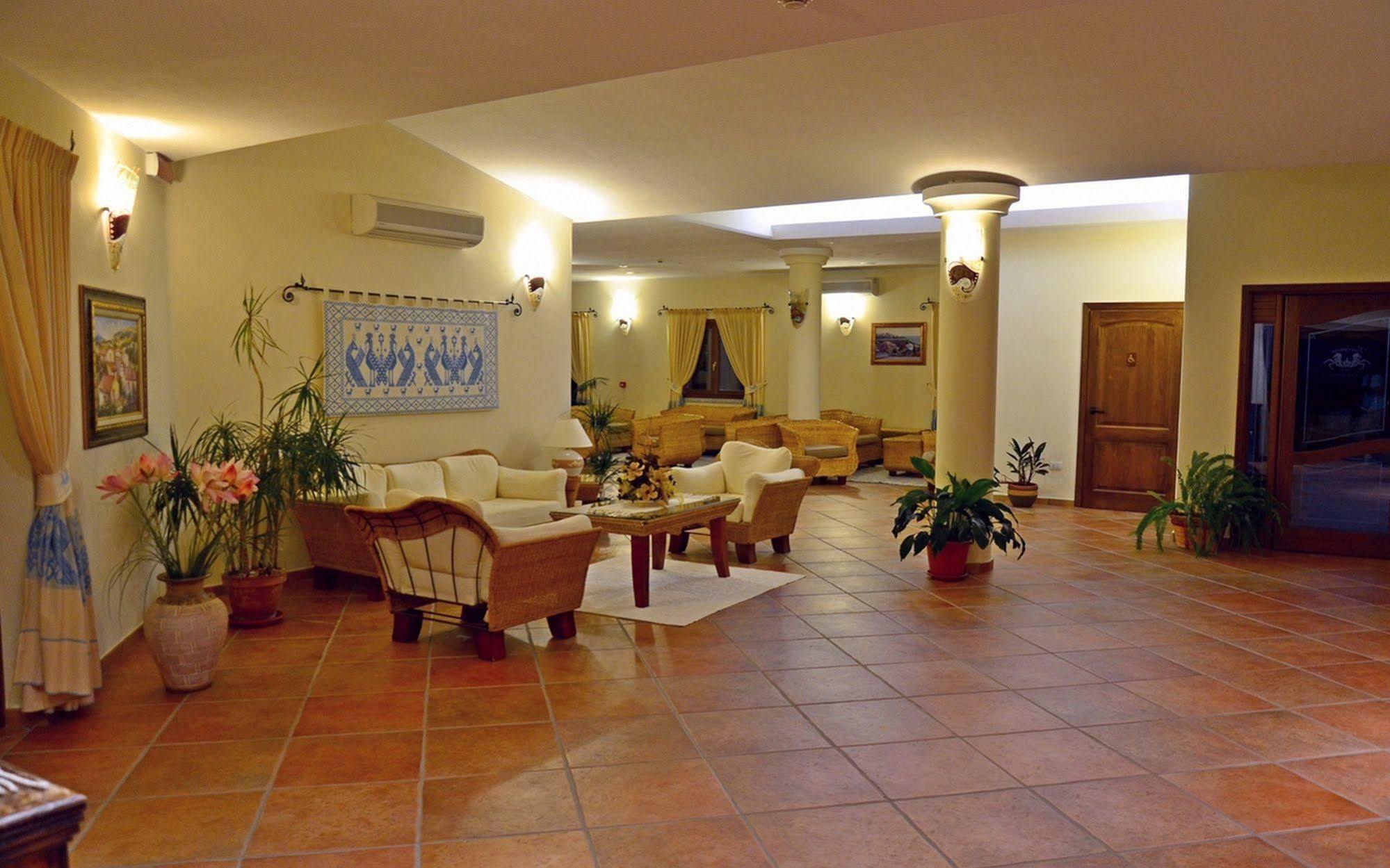 סאן תאודורו Hotel Costa Caddu מראה חיצוני תמונה