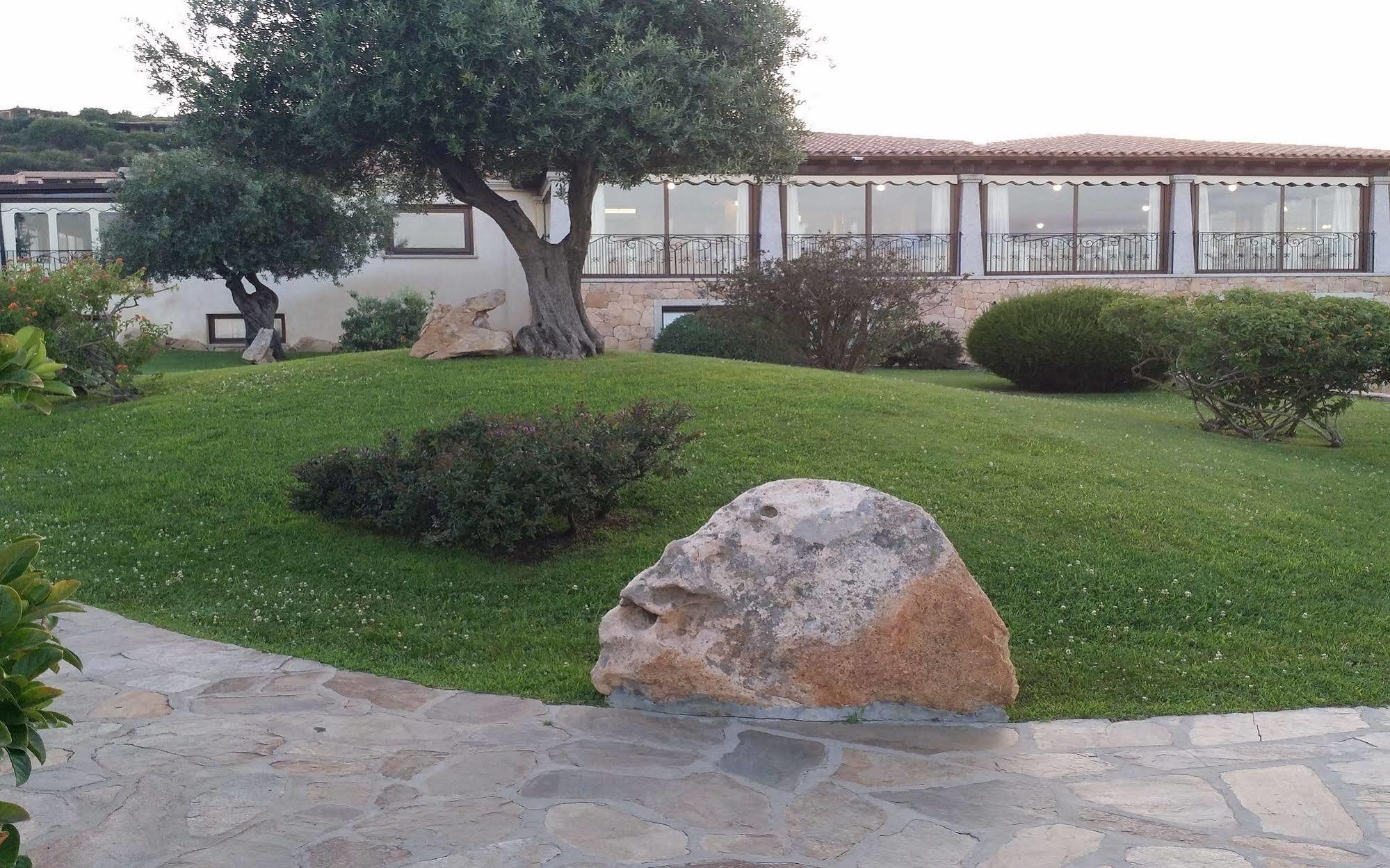 סאן תאודורו Hotel Costa Caddu מראה חיצוני תמונה