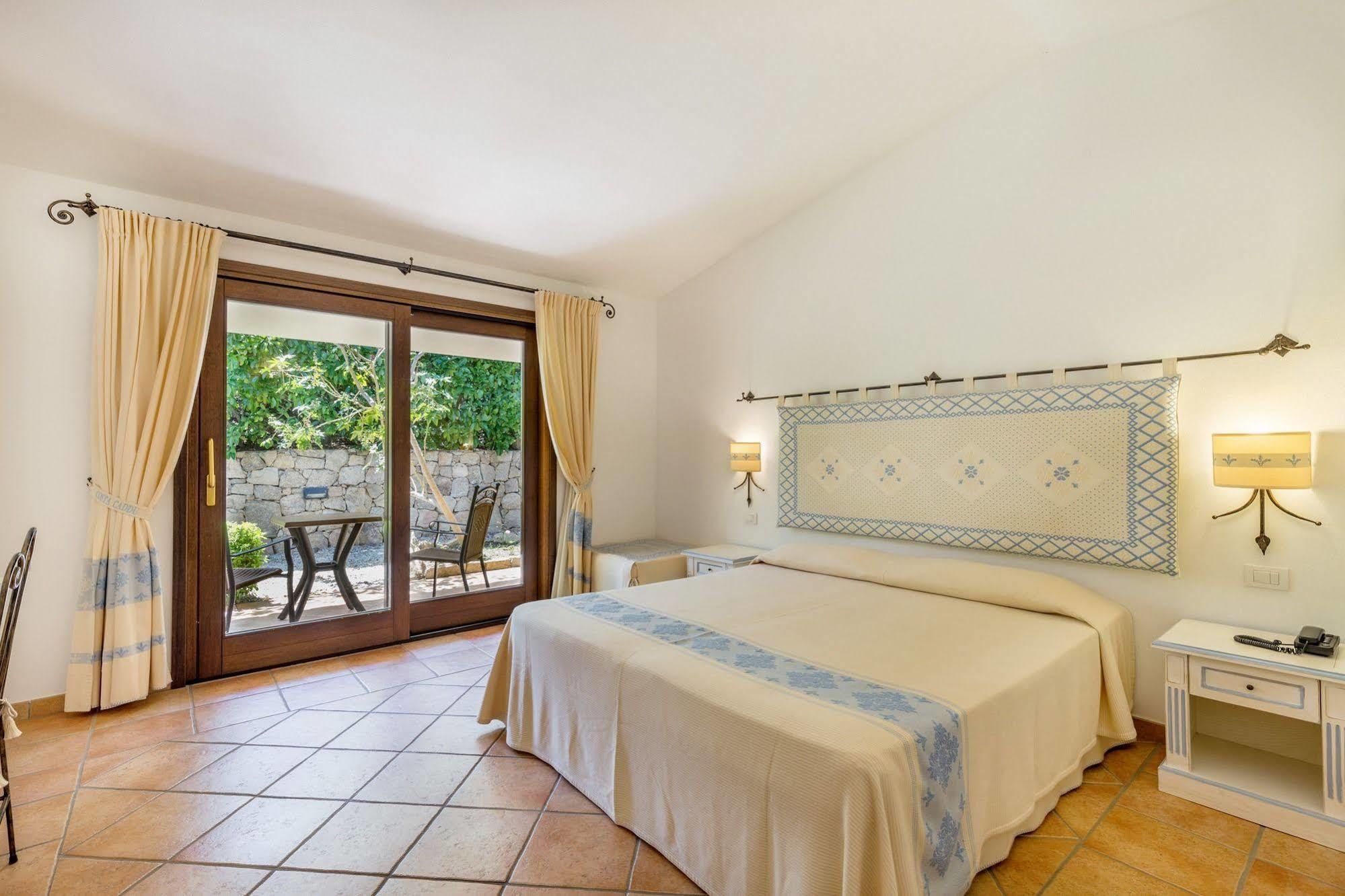 סאן תאודורו Hotel Costa Caddu מראה חיצוני תמונה
