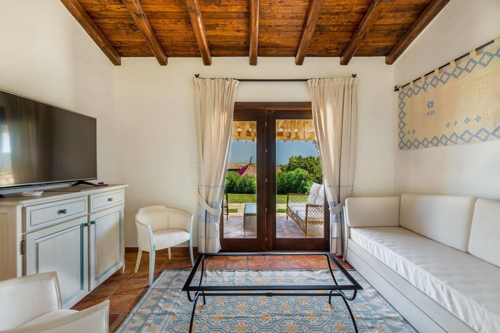 סאן תאודורו Hotel Costa Caddu מראה חיצוני תמונה