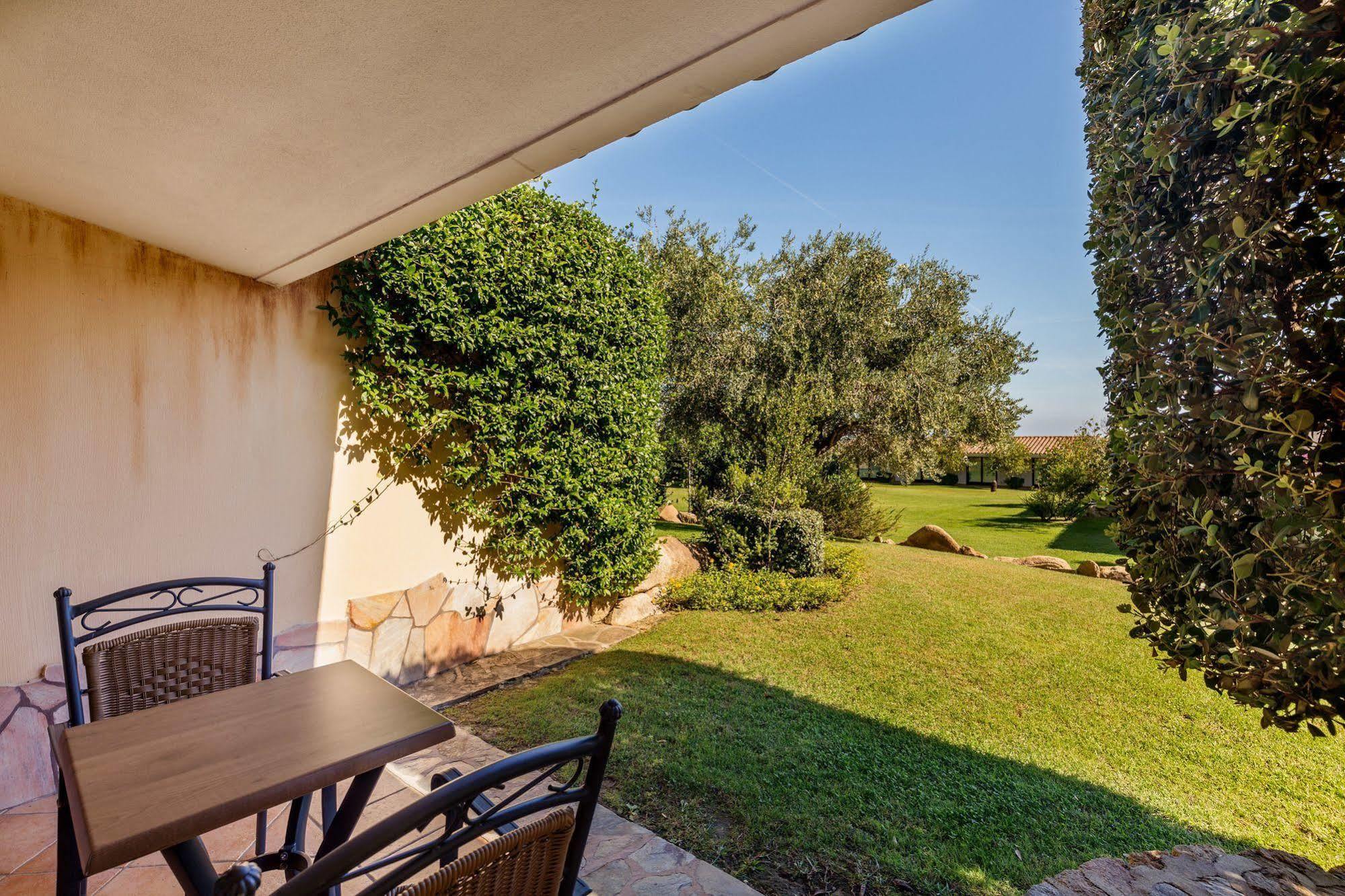 סאן תאודורו Hotel Costa Caddu מראה חיצוני תמונה
