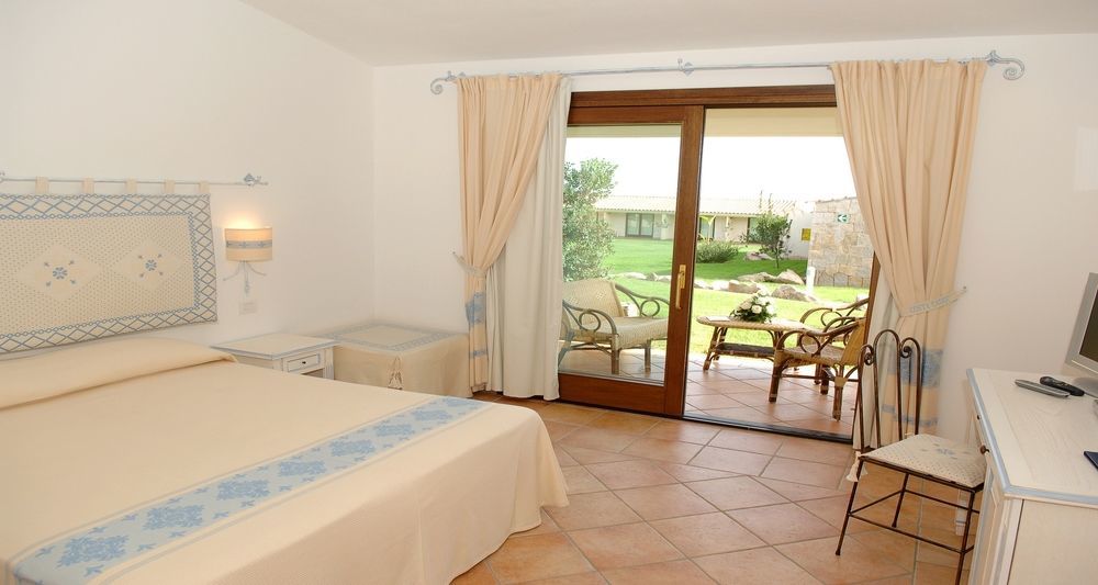 סאן תאודורו Hotel Costa Caddu מראה חיצוני תמונה